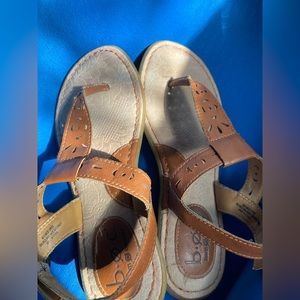 Born sandals size 6M